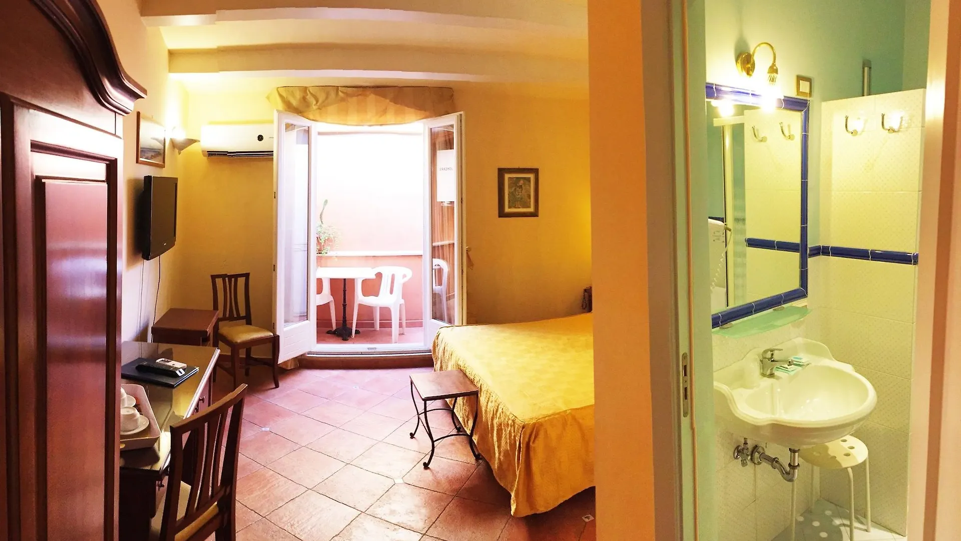Hotel Mediterraneo Syracuse 3*,  Italy